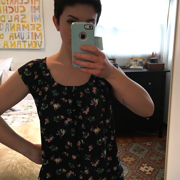 Floral Blouse with Unique Pleated Neckline XS - Picture 3 of 4